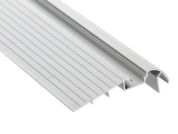 Perfil escalera aluminio anodizado Plata 105,6x28,4mm para tiras LED, barra 2 Metros